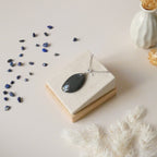 Pendentif obsidienne œil céleste – bleu nacré et pastel – 3,6 cm
