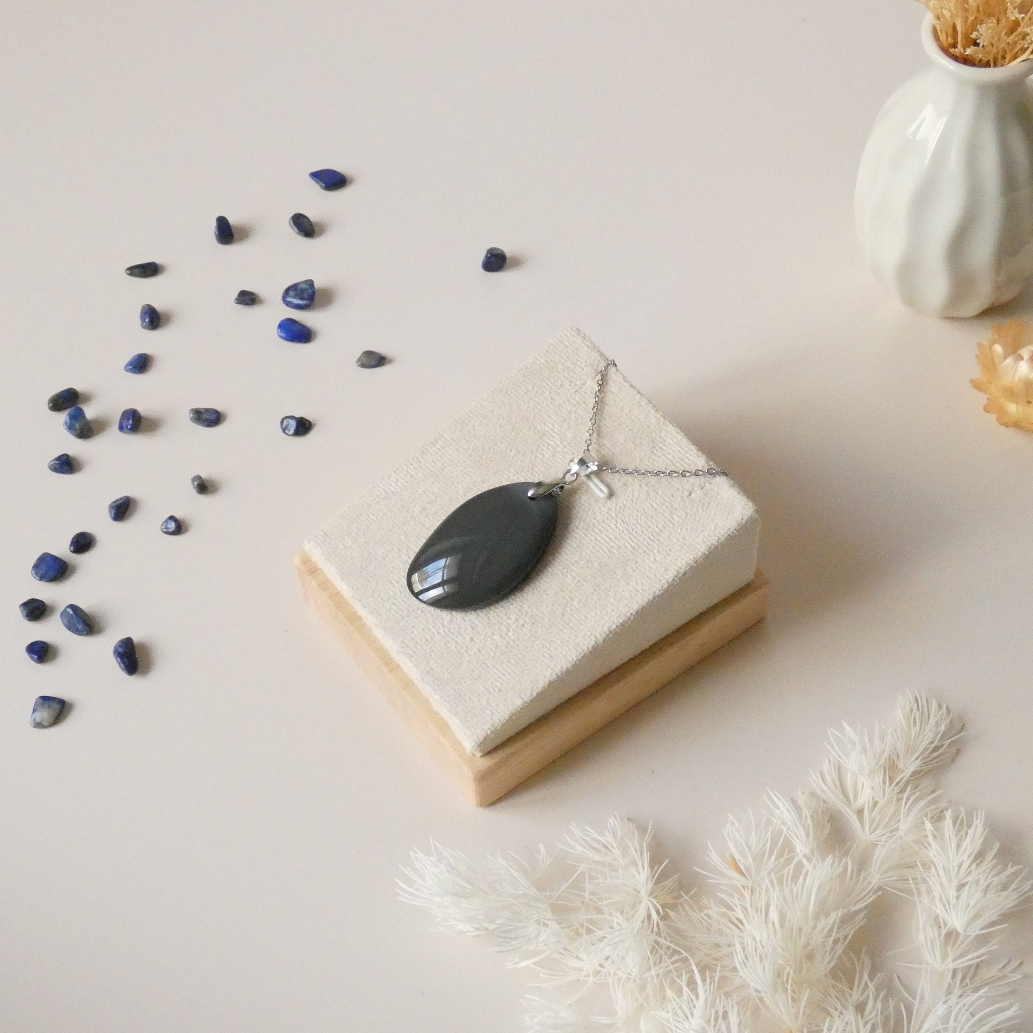 Pendentif obsidienne œil céleste – bleu nacré et pastel – 3,6 cm