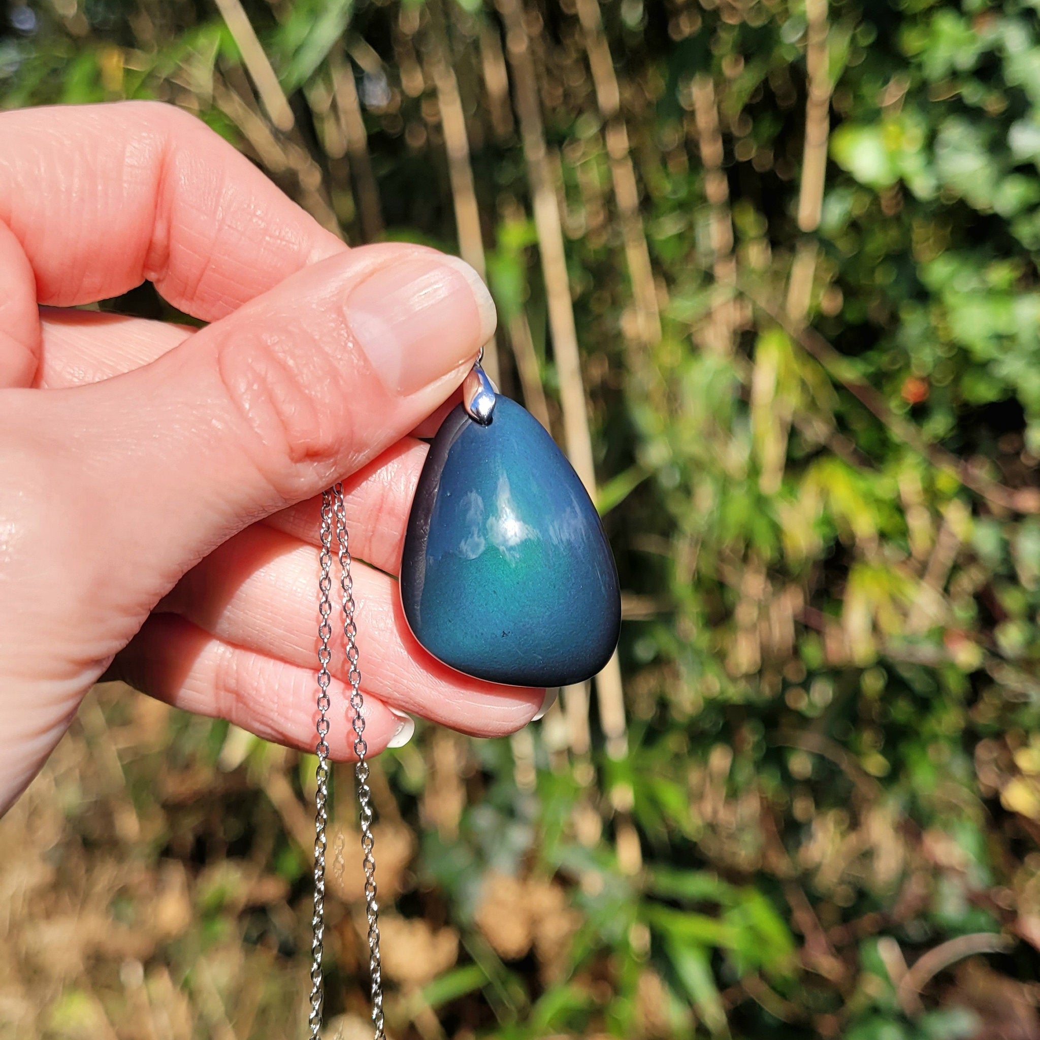 Pendentif obsidienne œil céleste – reflets bleu/violet – 3,5 cm