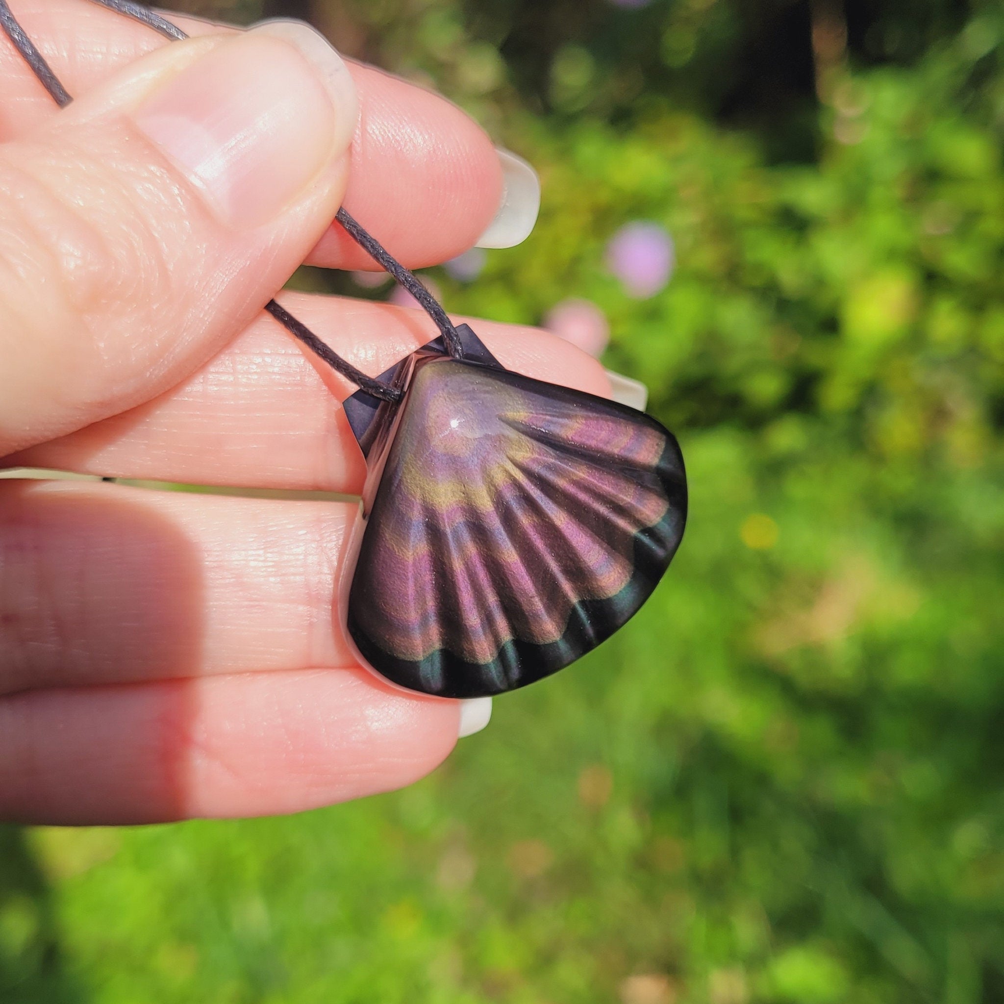 Pendentif coquillage en obsidienne oeil céleste violet rose - pierre naturelle