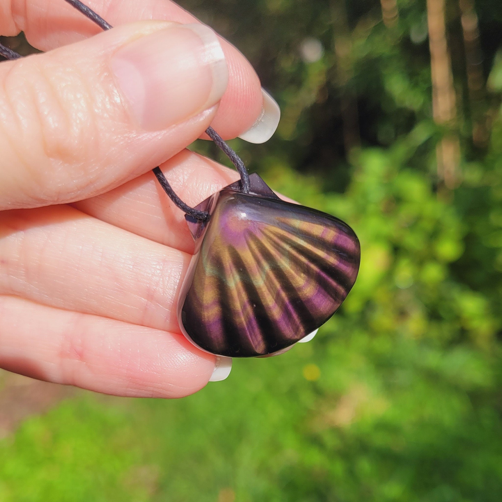 Pendentif coquillage en obsidienne oeil céleste violet orange - pierre naturelle
