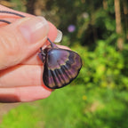 Pendentif coquillage en obsidienne oeil céleste violet - pierre naturelle