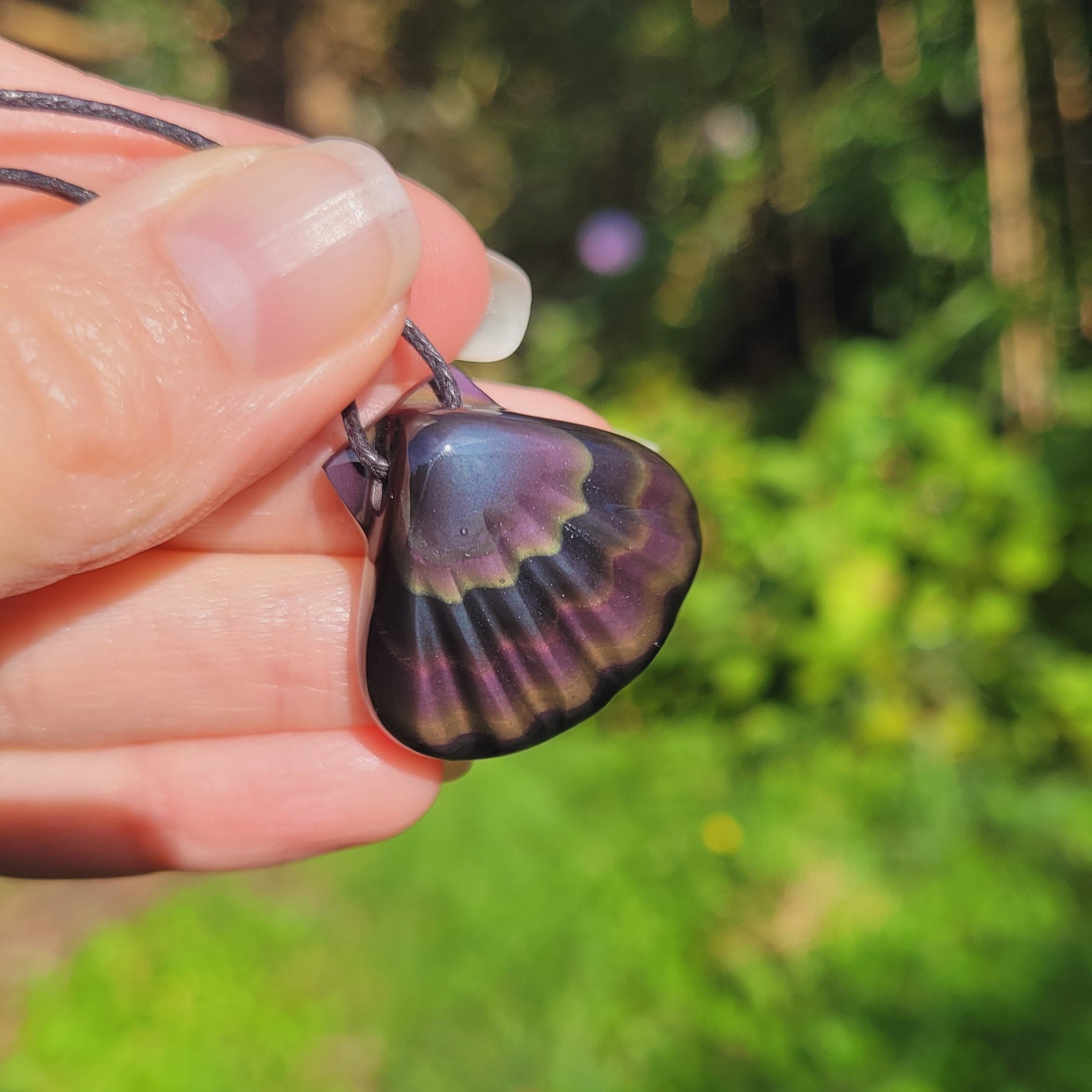 Pendentif coquillage en obsidienne oeil céleste violet - pierre naturelle