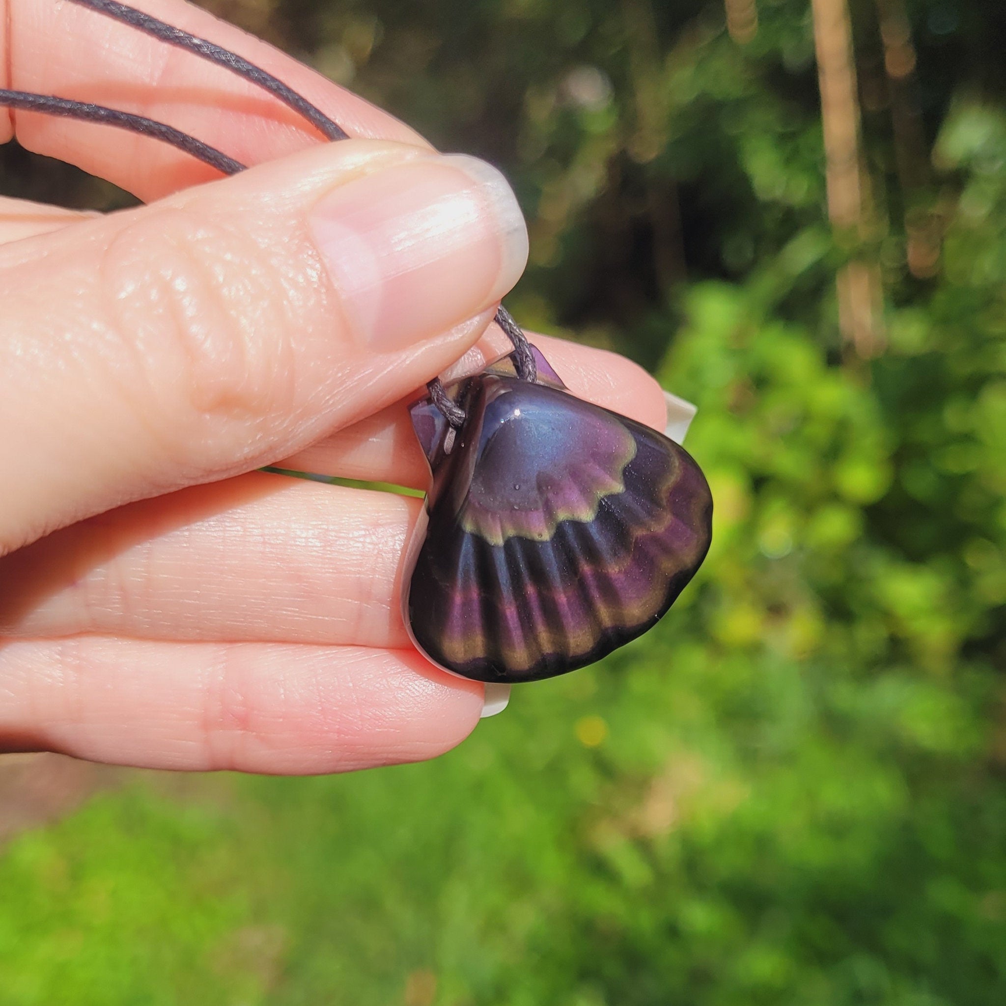Pendentif coquillage en obsidienne oeil céleste violet - pierre naturelle
