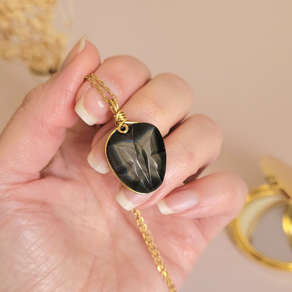 Pendentif papillon en obsidienne oeil céleste – 3,1 cm