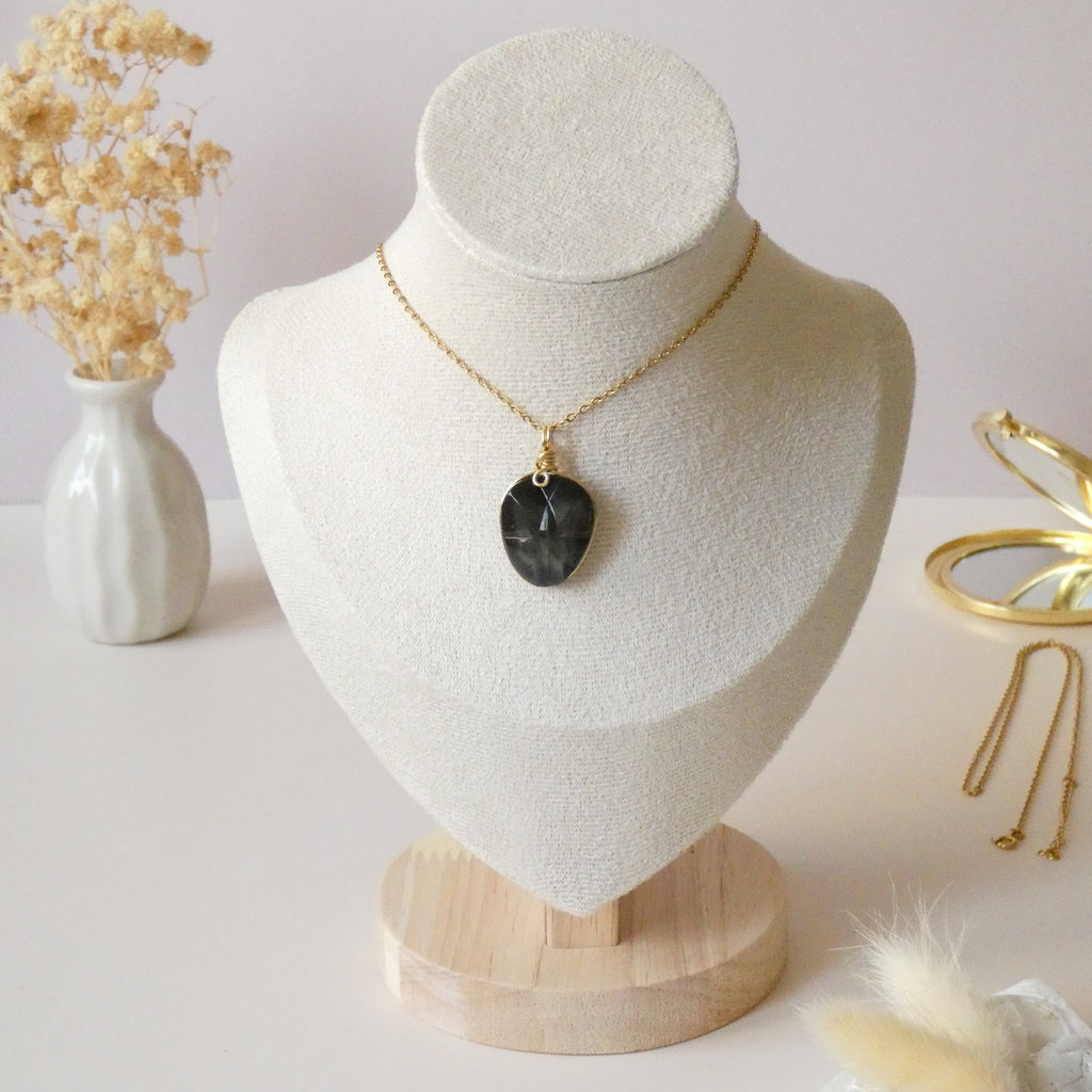 Pendentif papillon en obsidienne oeil céleste – 3,1 cm
