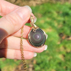 Pendentif en obsidienne oeil céleste wire wrapping doré – 3,8 cm
