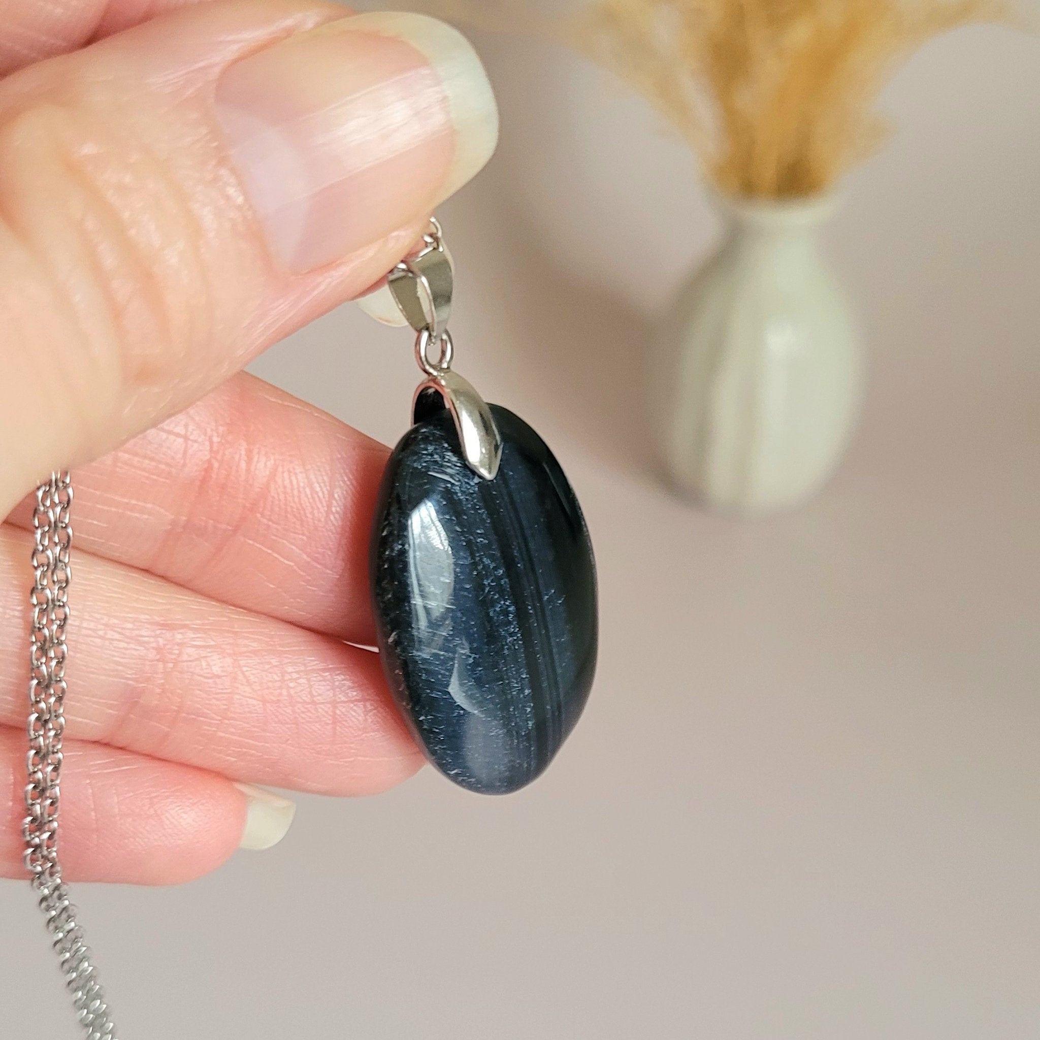 Pendentif en oeil de faucon bélière argentée – 3,2 cm - Bijou artisanal pierre naturelle