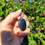 Pendentif en oeil de faucon bélière argentée – 3,2 cm - Bijou artisanal pierre naturelle