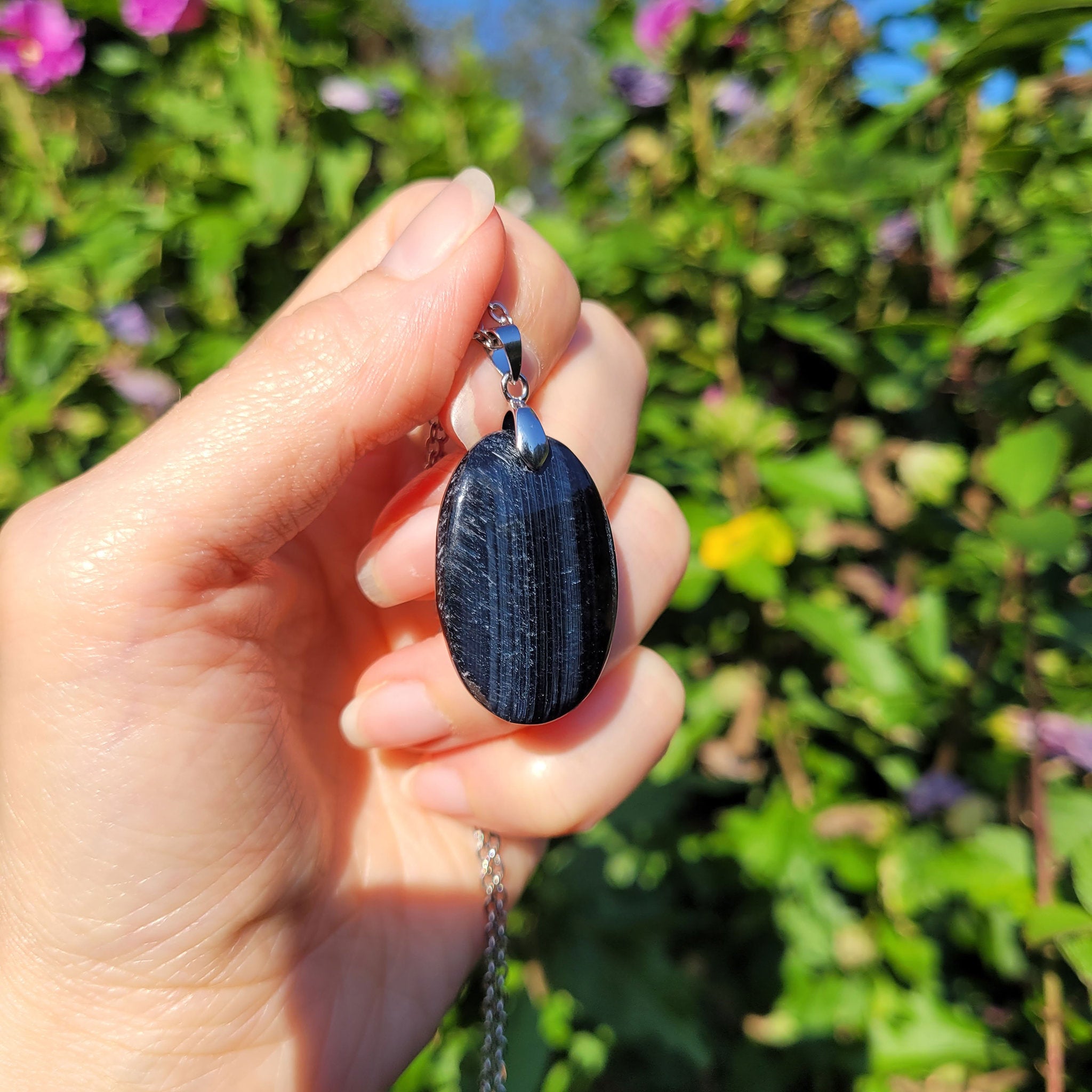 Pendentif en oeil de faucon bélière argentée – 3,2 cm - Bijou artisanal pierre naturelle