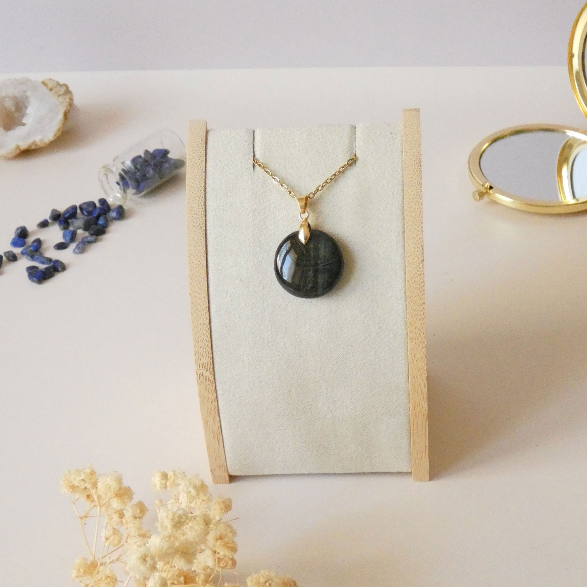 Pendentif en oeil de faucon 2,2 cm bélière dorée à l'or fin