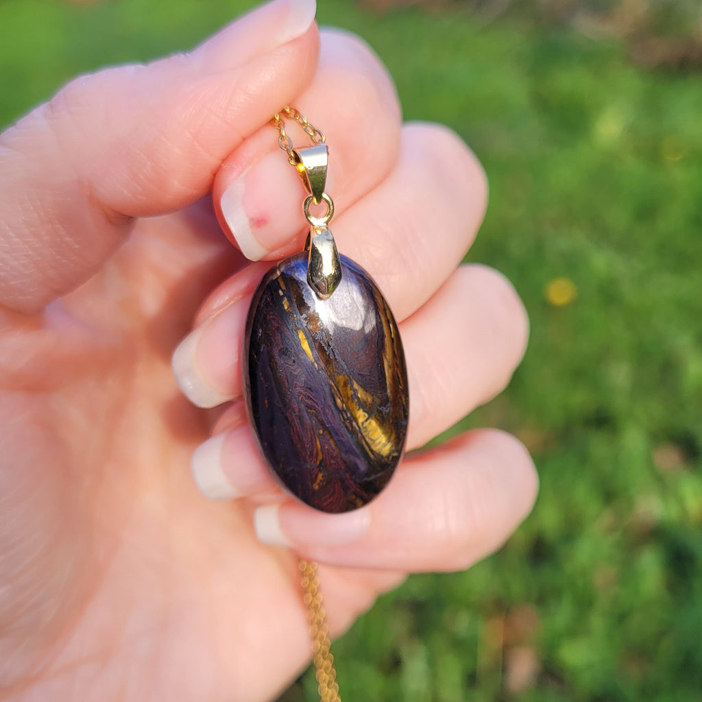 Pendentif en oeil de fer bélière dorée – 3,1 cm - Bijou artisanal pierre naturelle