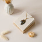 Pendentif en oeil de fer bélière dorée – 2,8 cm - Bijou artisanal pierre naturelle