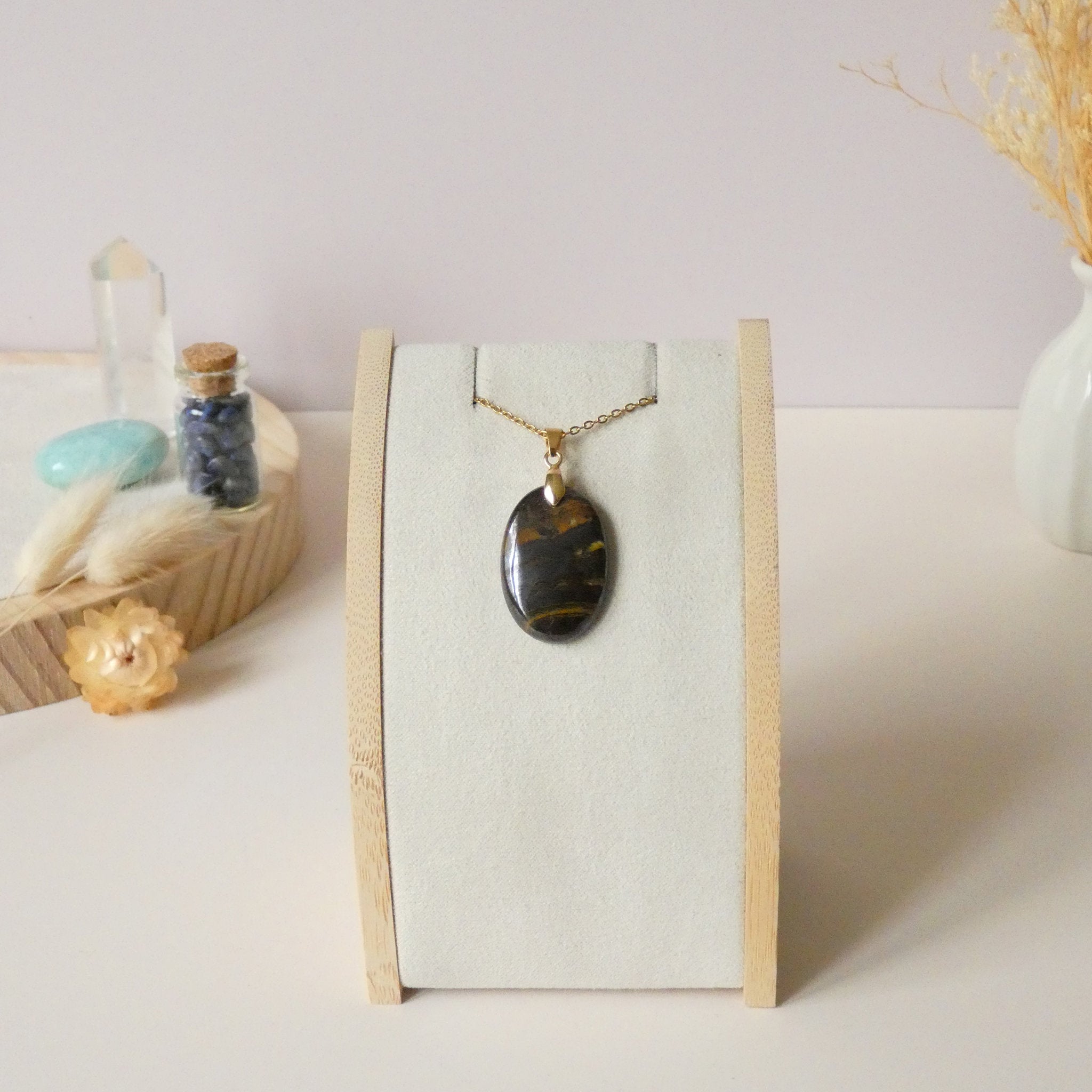 Pendentif en oeil de fer bélière dorée – 2,8 cm - Bijou artisanal pierre naturelle