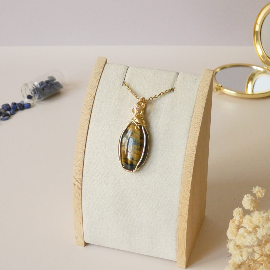 Pendentif oeil de tigre et faucon 4,7cm wire wrapping doré