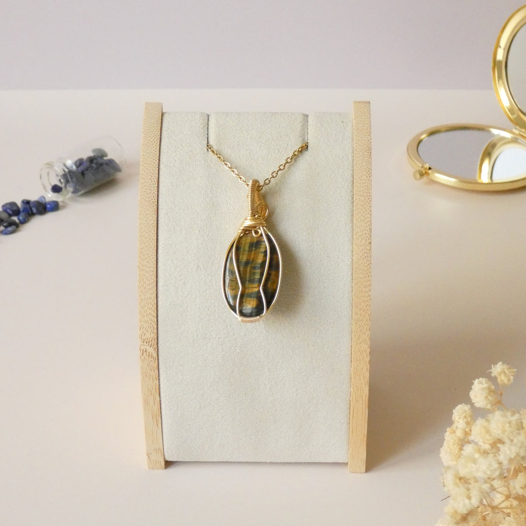 Pendentif oeil de tigre et faucon 4,7cm wire wrapping doré