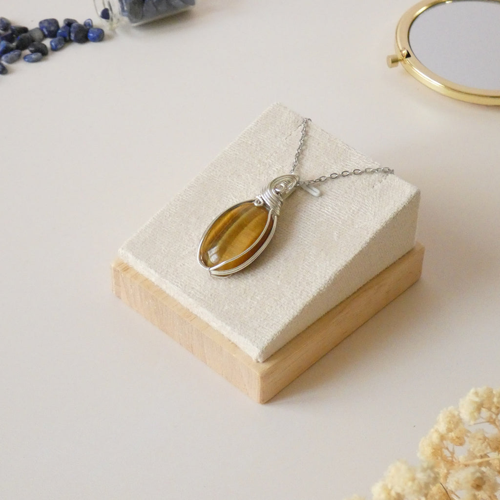 Pendentif oeil de tigre 4,6 cm wire wrapping argenté