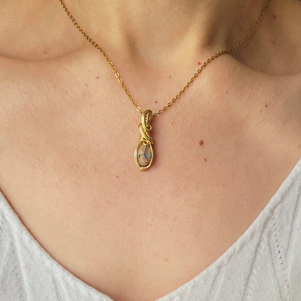 Pendentif opale Cantera du Mexique - wire wrapping doré - pierre naturelle