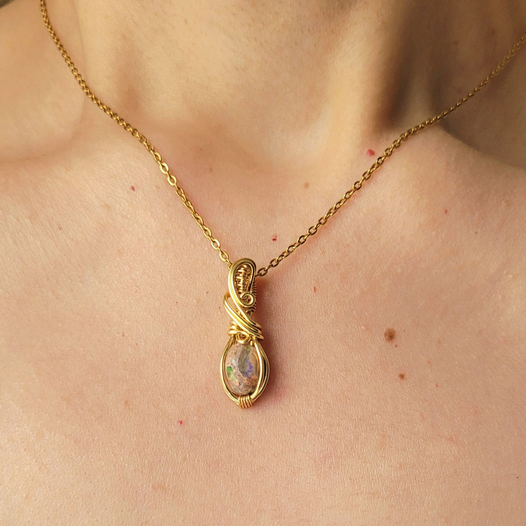 Pendentif opale Cantera du Mexique - wire wrapping doré - pierre naturelle