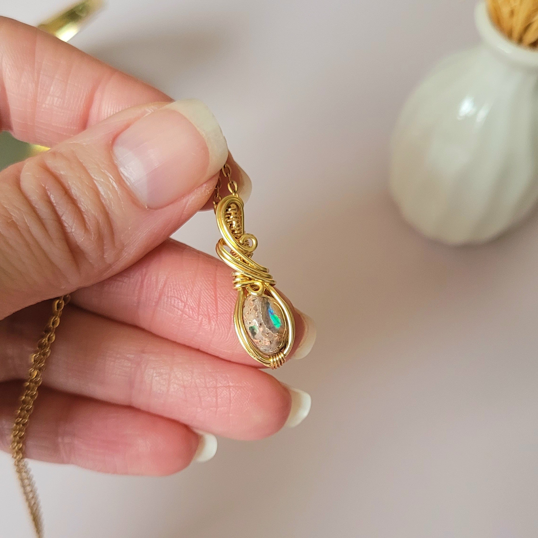 Pendentif opale Cantera du Mexique - wire wrapping doré - pierre naturelle