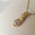 Pendentif opale Cantera du Mexique - wire wrapping doré - pierre naturelle