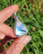 Pendentif en péristérite bleue 4,5 cm bijou artisanal en pierre naturelle