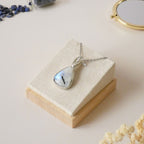 Pendentif en péristérite bleue 4,5 cm bijou artisanal en pierre naturelle