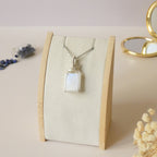 Pendentif en péristérite bleue 4 cm bijou artisanal