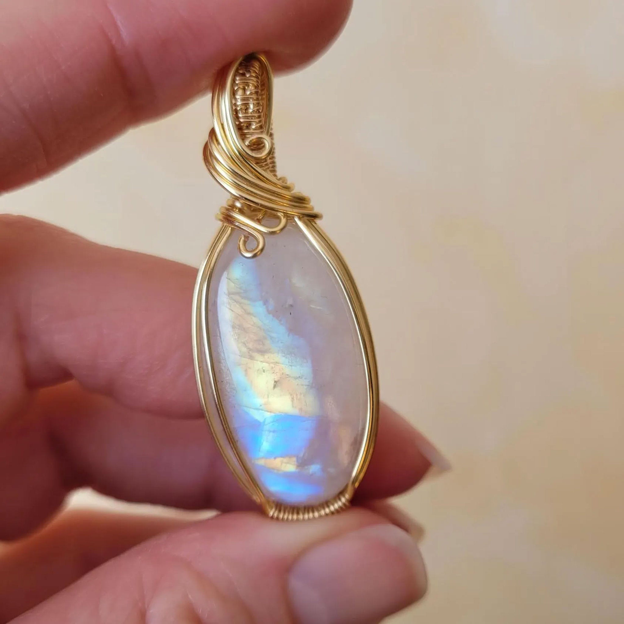 Pendentif en péristérite - wire wrapping doré - pierre naturelle