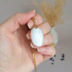 Pendentif en pierre de lune 2,8 cm – Bélière dorée