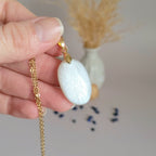Pendentif en pierre de lune 2,8 cm – Bélière dorée