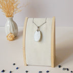 Pendentif en pierre de lune 2,8 cm – Bélière argentée