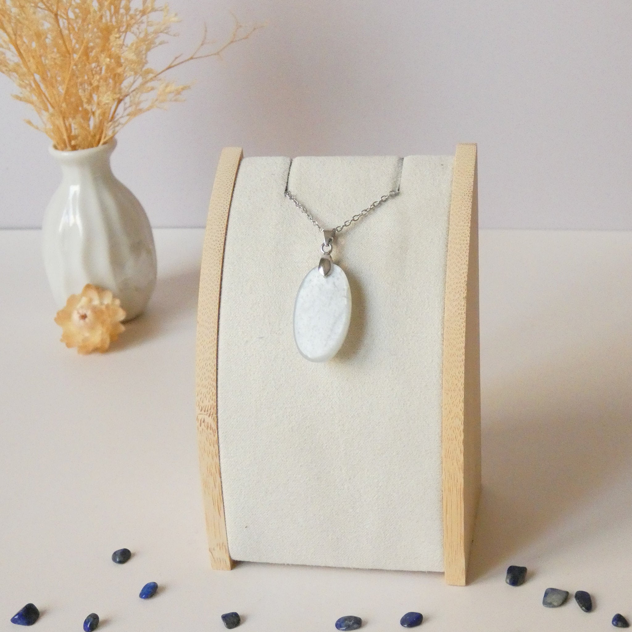 Pendentif en pierre de lune 2,8 cm – Bélière argentée