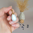 Pendentif en pierre de lune 2,4 cm - Bélière dorée