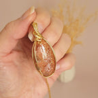 Pendentif en pierre de soleil – 5,1 cm – Wire wrapping doré