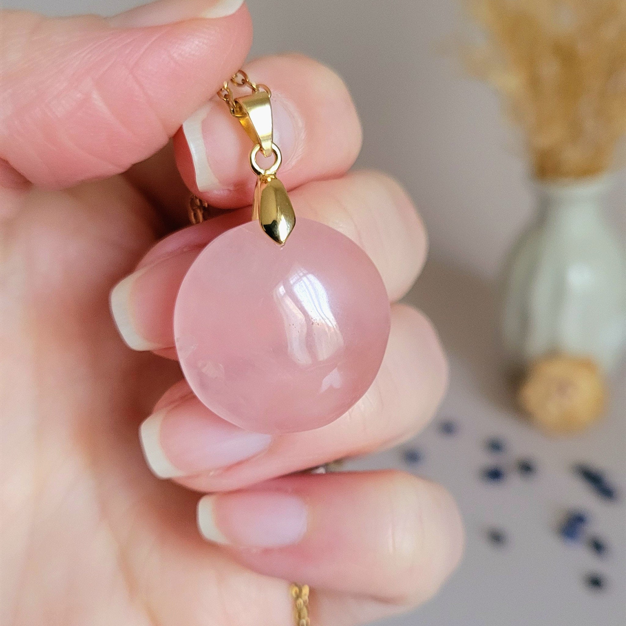 Pendentif en quartz rose 2,3 cm – Bélière dorée