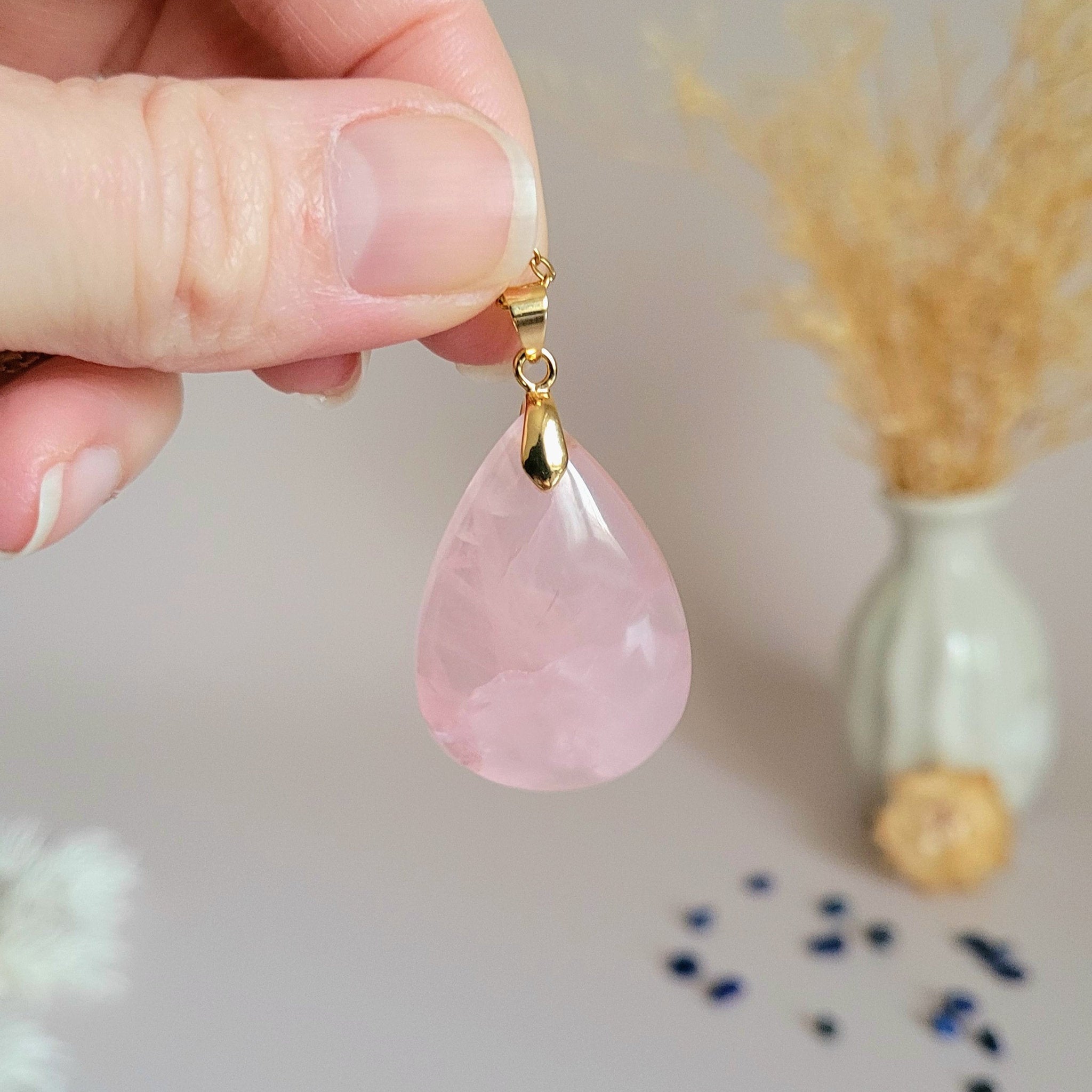 Pendentif en quartz rose 3,2 cm – Bélière dorée