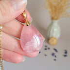 Pendentif en quartz rose 3,2 cm – Bélière dorée