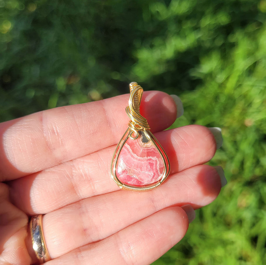 Pendentif en rhodochrosite 3,6 cm bijou artisanal en pierre naturelle