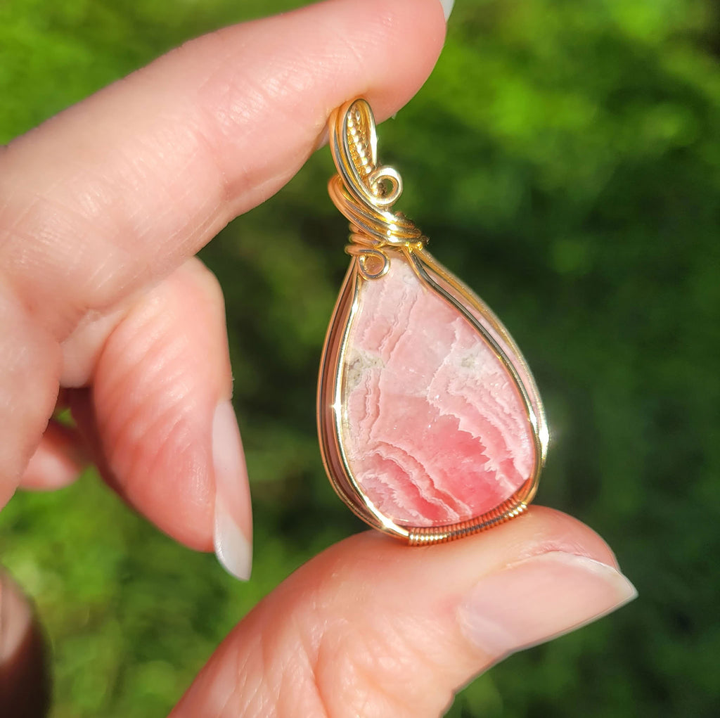 Pendentif en rhodochrosite 4,1 cm bijou artisanal