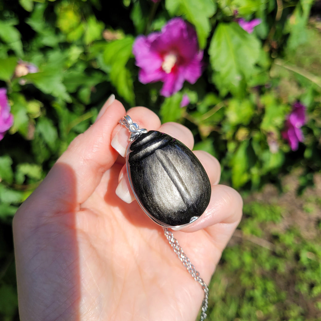 Pendentif scarabée obsidienne argenté 4,9 cm talisman unique