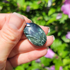 Pendentif en séraphinite bélière argentée – 2,7 cm - Bijou artisanal pierre naturelle