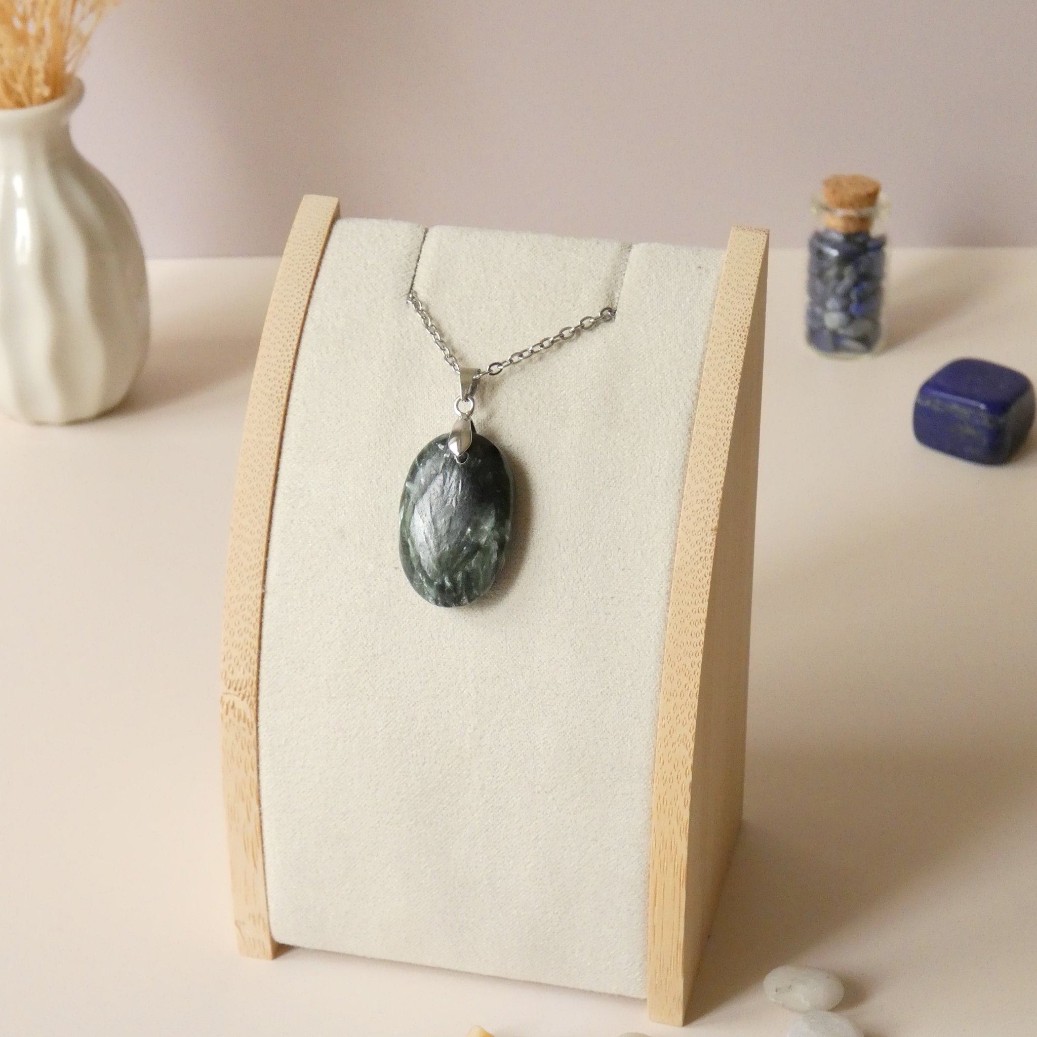 Pendentif en séraphinite bélière argentée – 2,7 cm - Bijou artisanal pierre naturelle