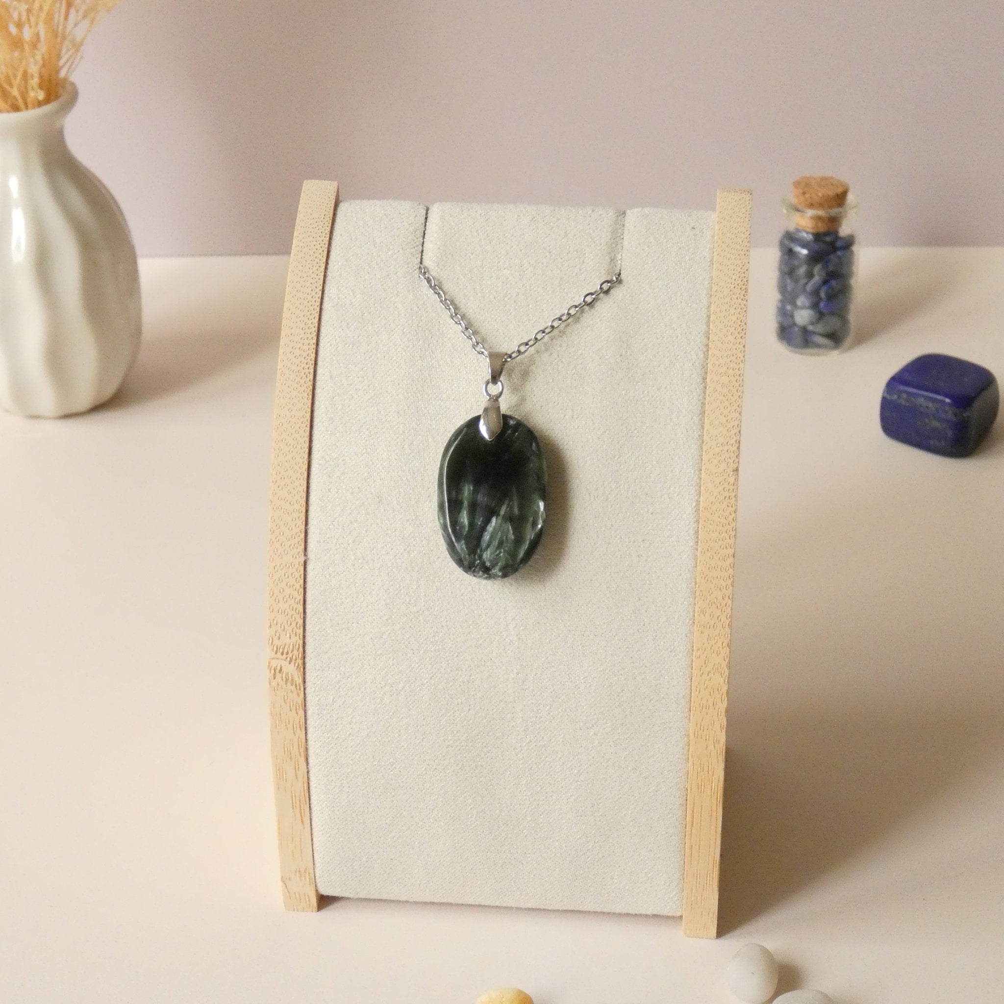 Pendentif en séraphinite bélière argentée – 2,7 cm - Bijou artisanal pierre naturelle