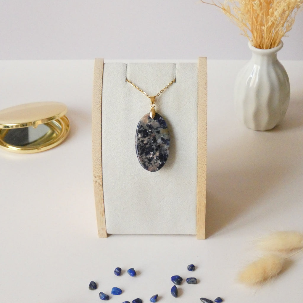 Pendentif sodalite 3,9 cm bélière dorée
