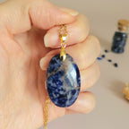 Pendentif sodalite 3,4 cm bélière dorée