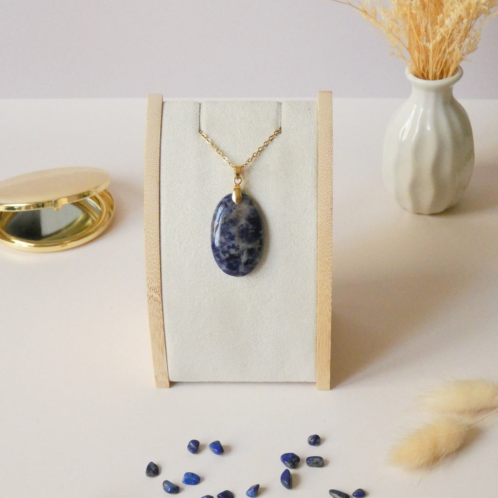 Pendentif sodalite 3,4 cm bélière dorée