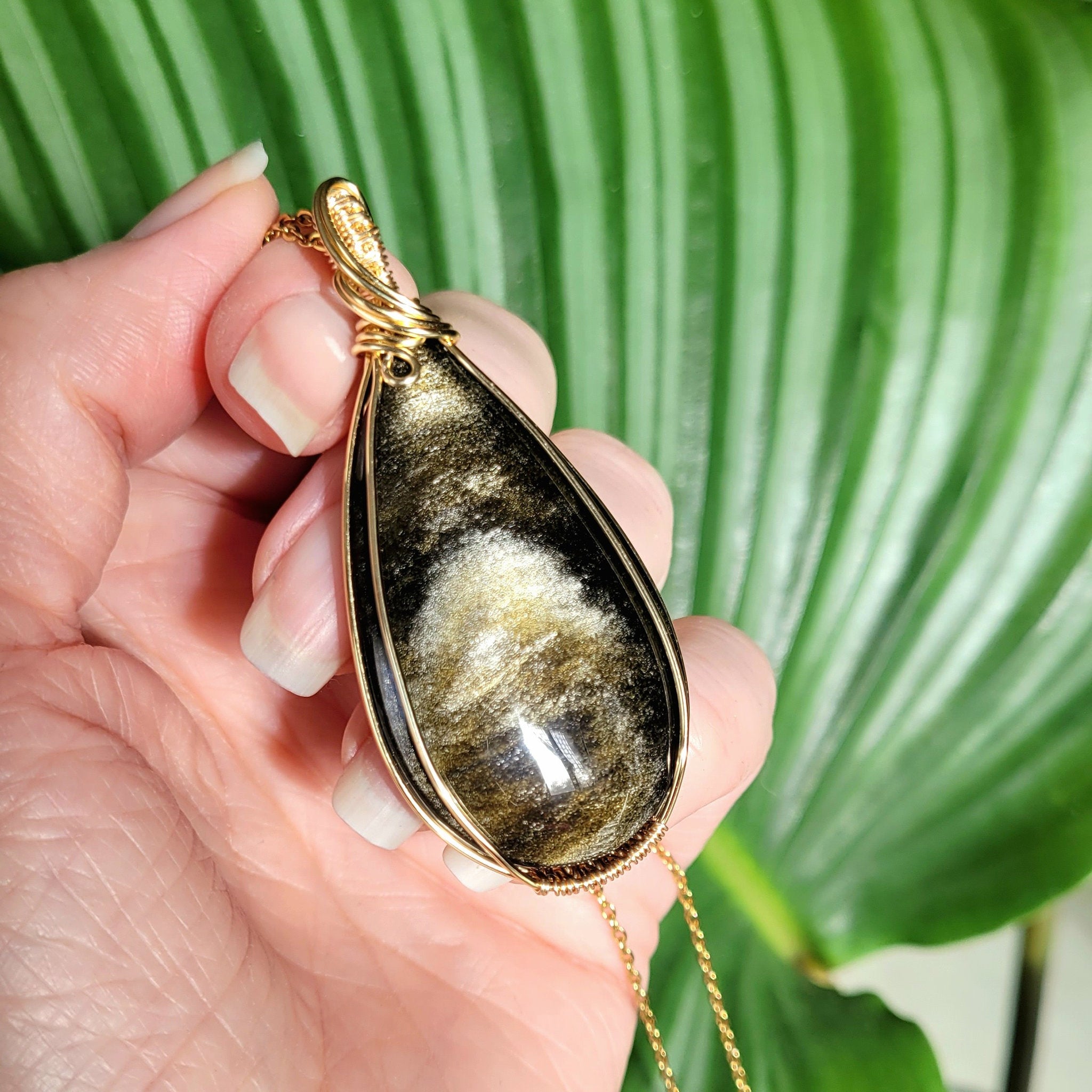 Pendentif wire wrapping en obsidienne dorée – 6,2 cm