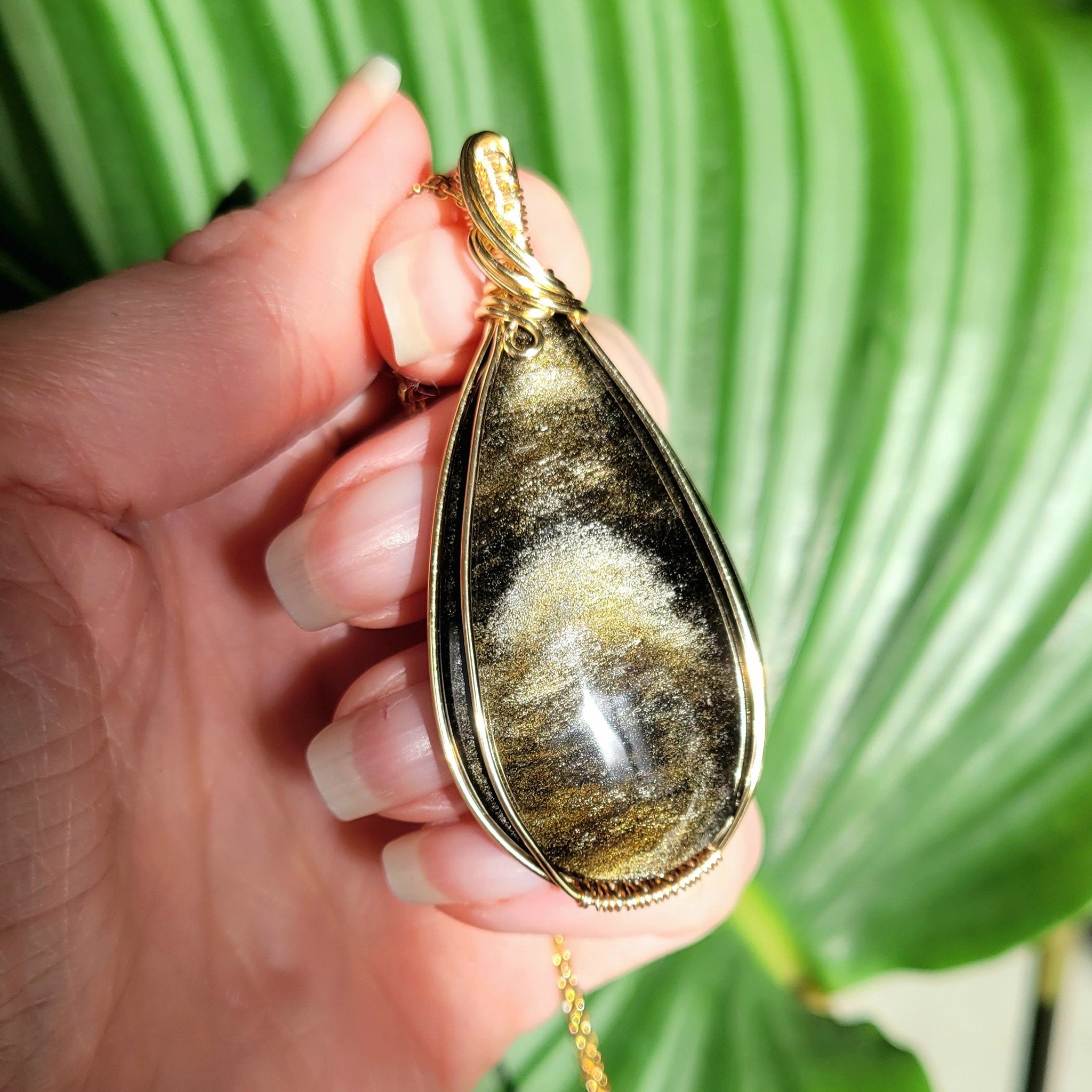 Pendentif wire wrapping en obsidienne dorée – 6,2 cm