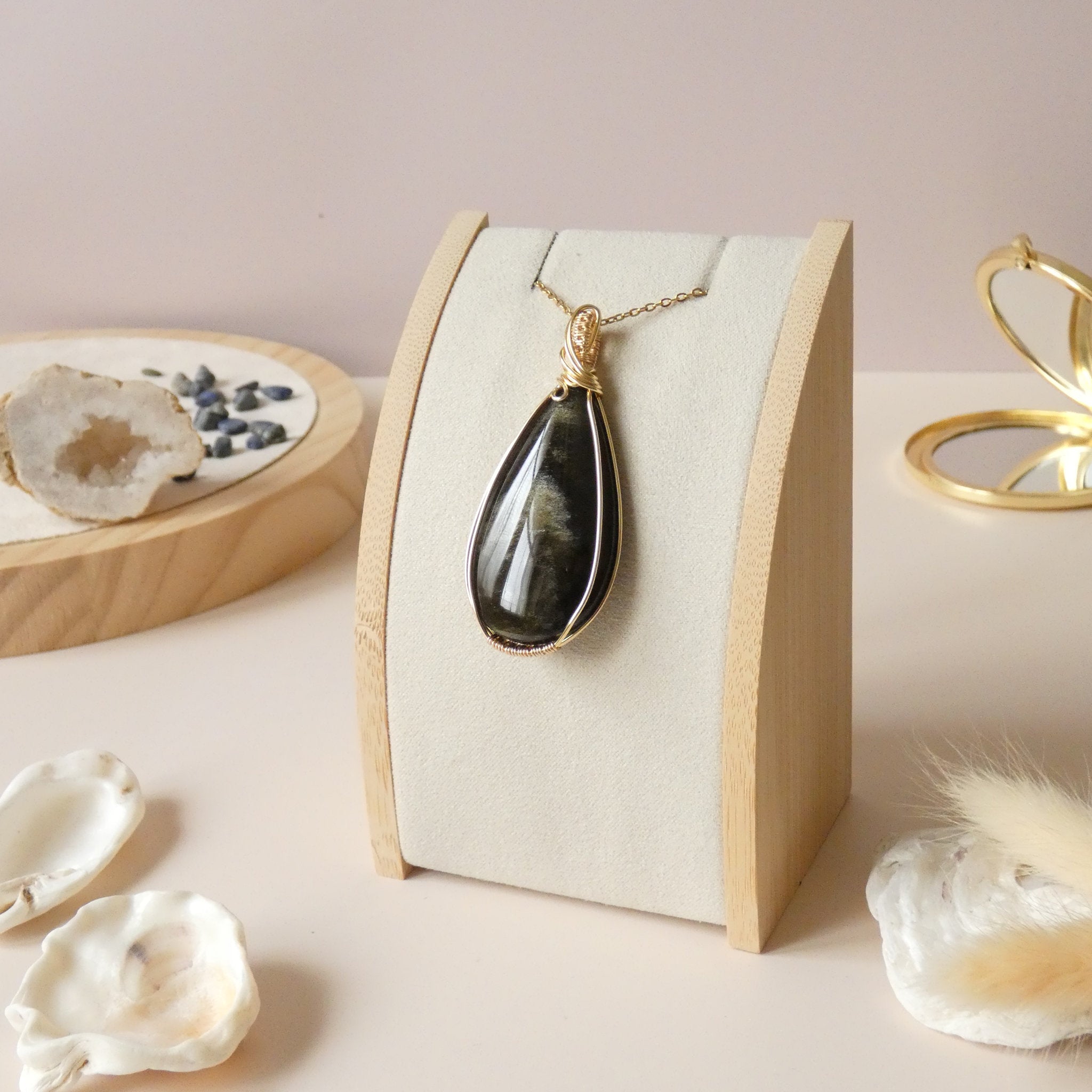 Pendentif wire wrapping en obsidienne dorée – 6,2 cm